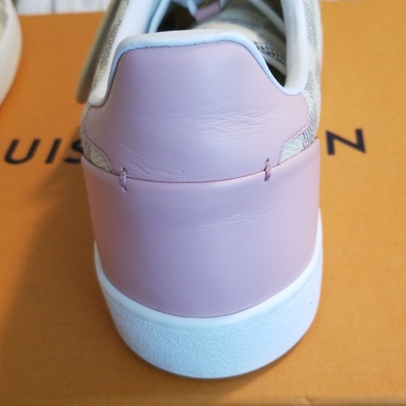 LV Tennis Shoe - Picture 6 of 8